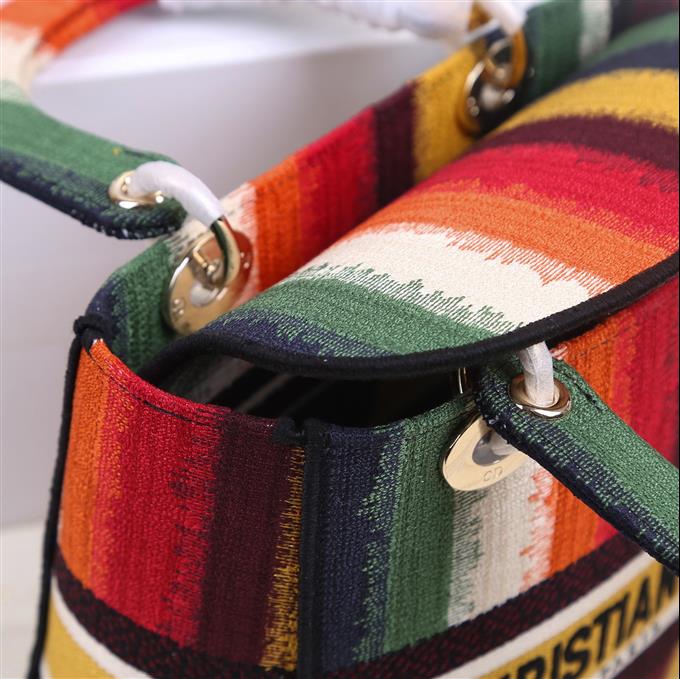 2025228Y650P20571855