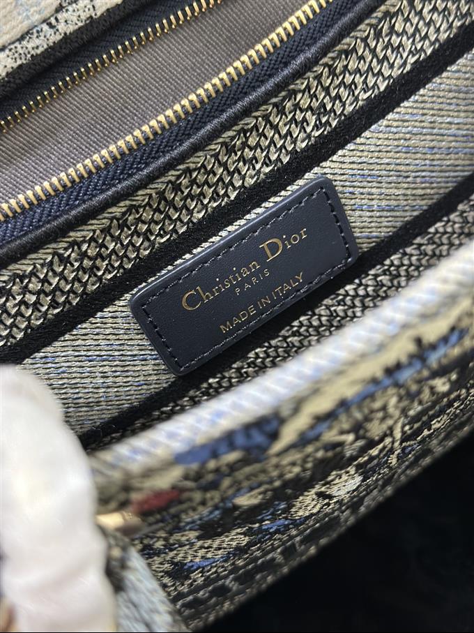 2025228Y650P205718655