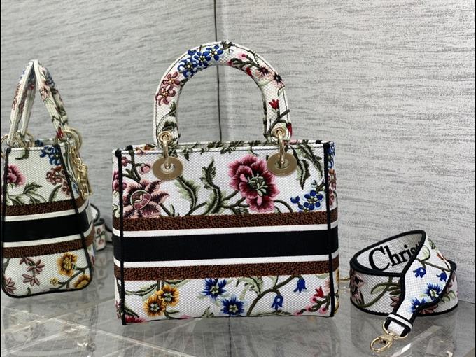 2025228Y650P205718872