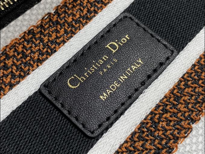 2025228Y650P205718935