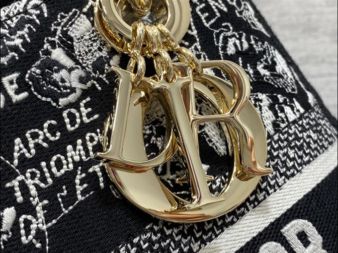 2025228Y650P205719215