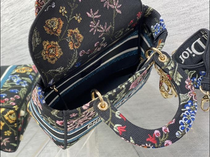 2025228Y650P20571959