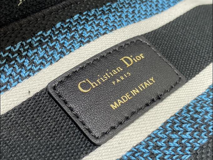 2025228Y650P20571975