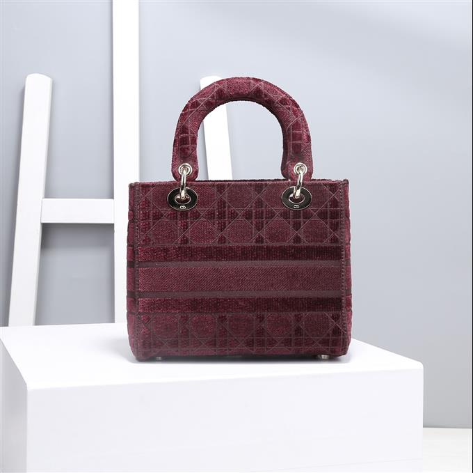 2025228Y650P205720103