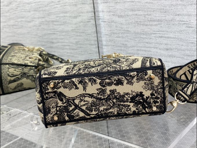 2025228Y650P20572025