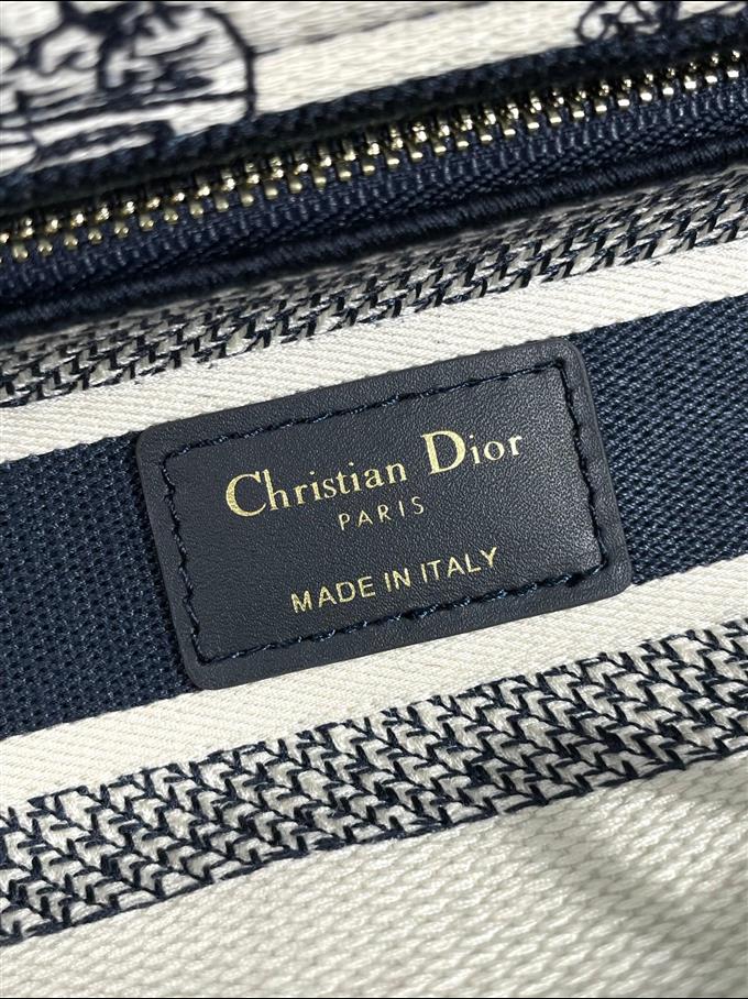 2025228Y650P211337725