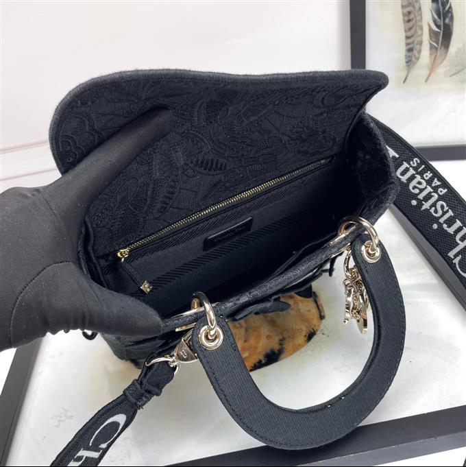 2025228Y650P211338102