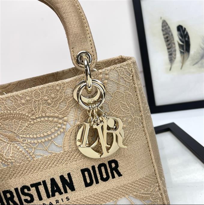 2025228Y650P211338272