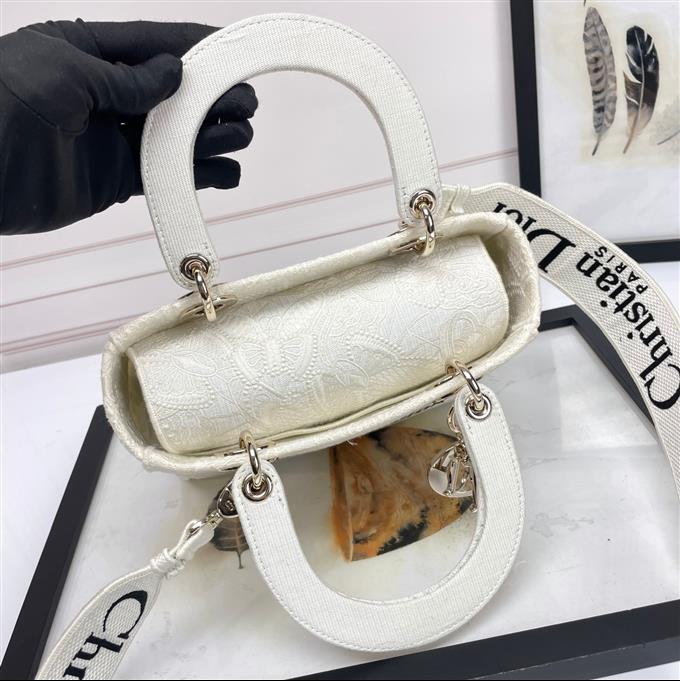 2025228Y650P211338638