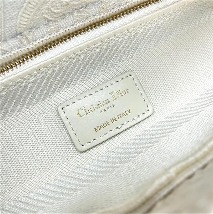 2025228Y650P211338717