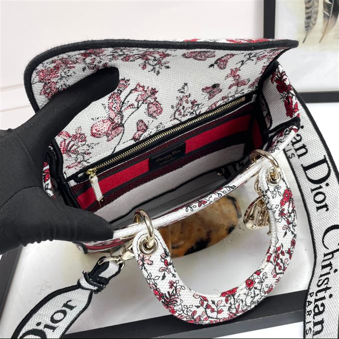 2025228Y650P211338812