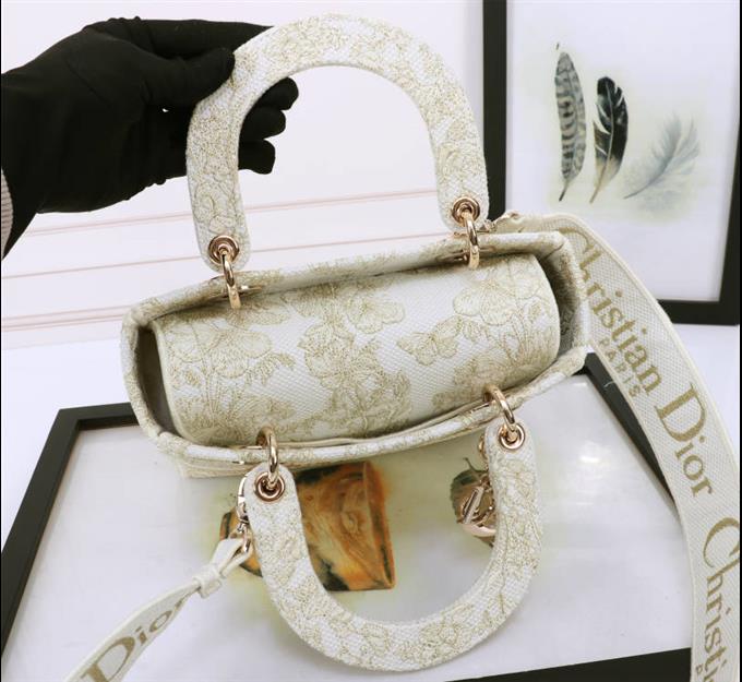 2025228Y650P21133977