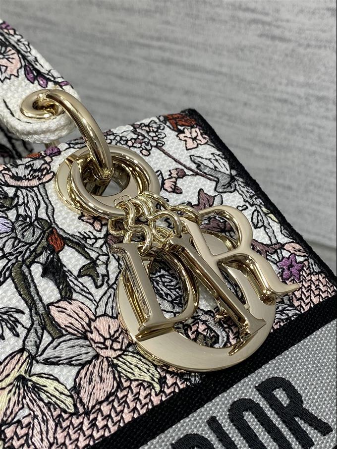 2025228Y650P211340613