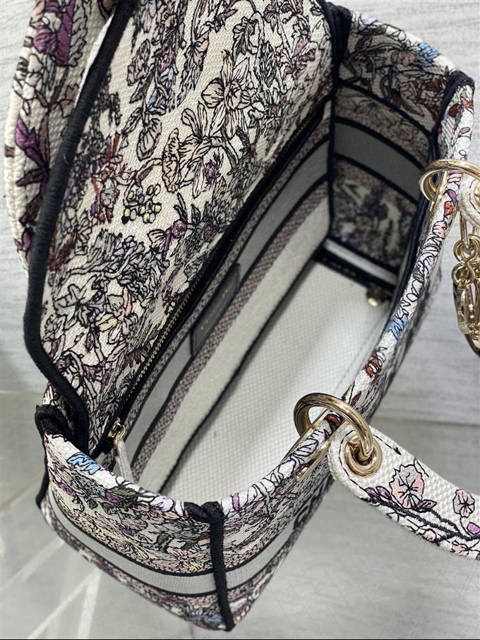 2025228Y650P211340675