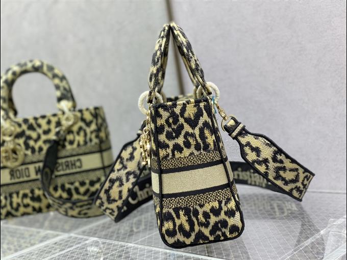 2025228Y650P211345839