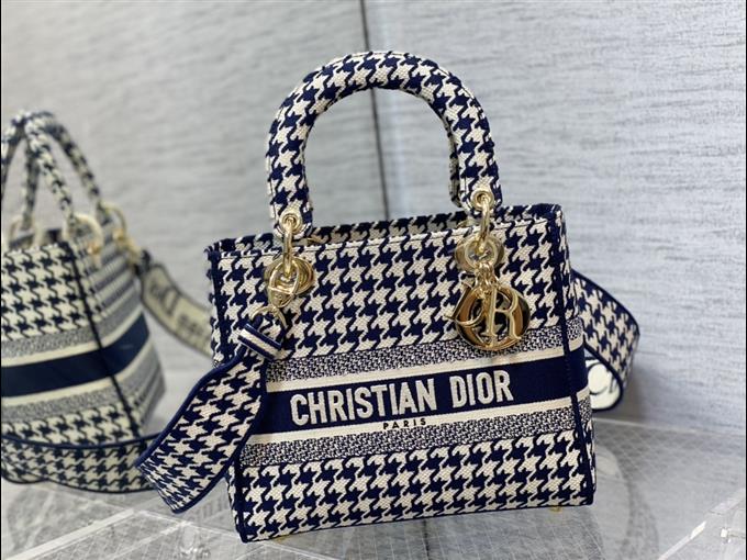 2025228Y650P221350363