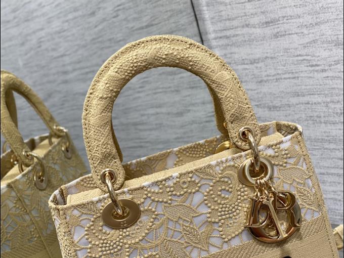 2025228Y650P221356608