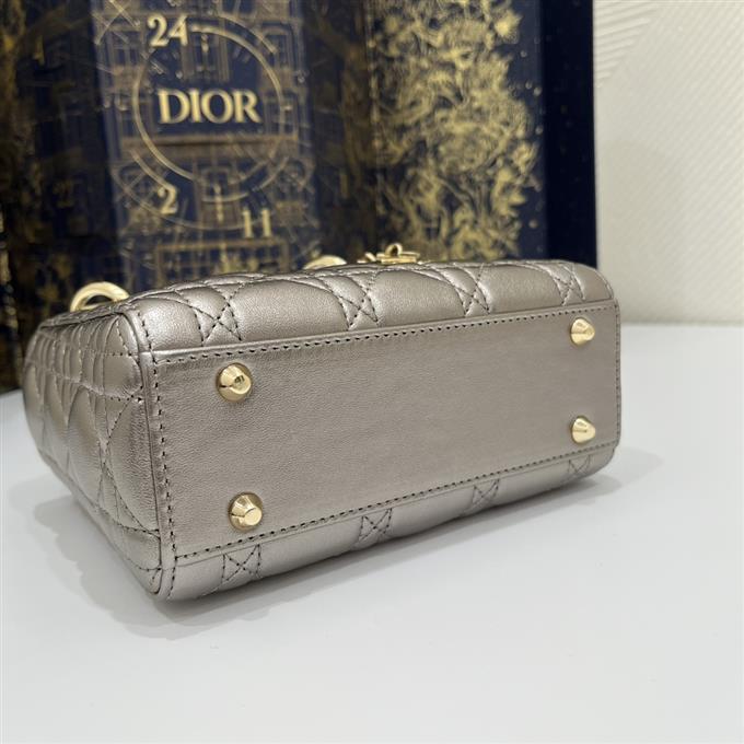 2025228Y650P22440874