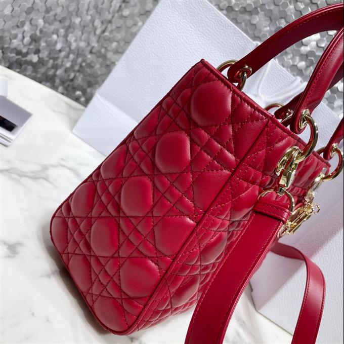 2025228Y700P205721789