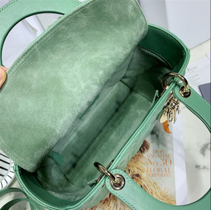 2025228Y700P205722214