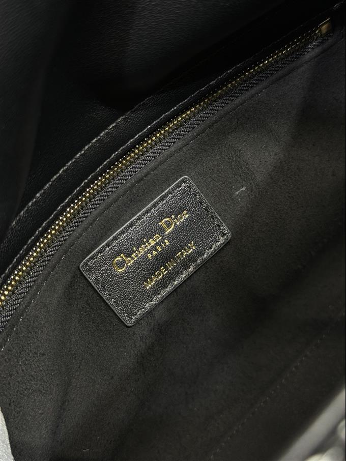 2025228Y700P205722638