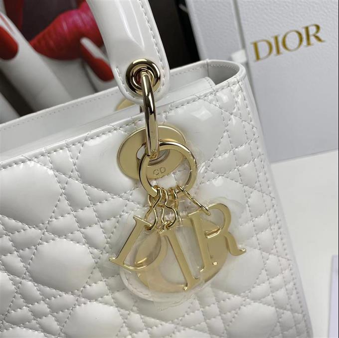 2025228Y700P205722875