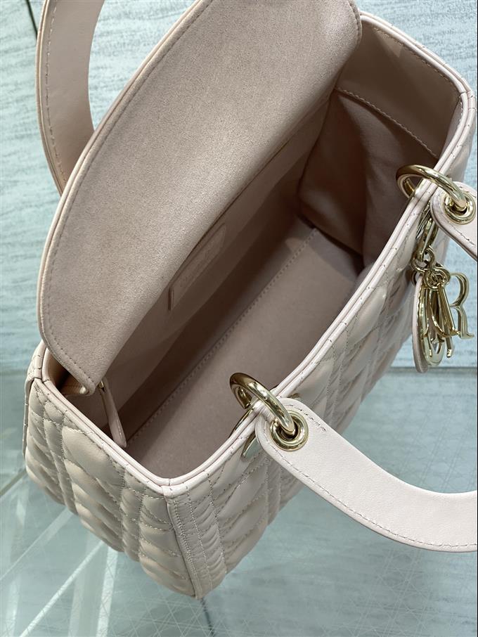 2025228Y700P205723589