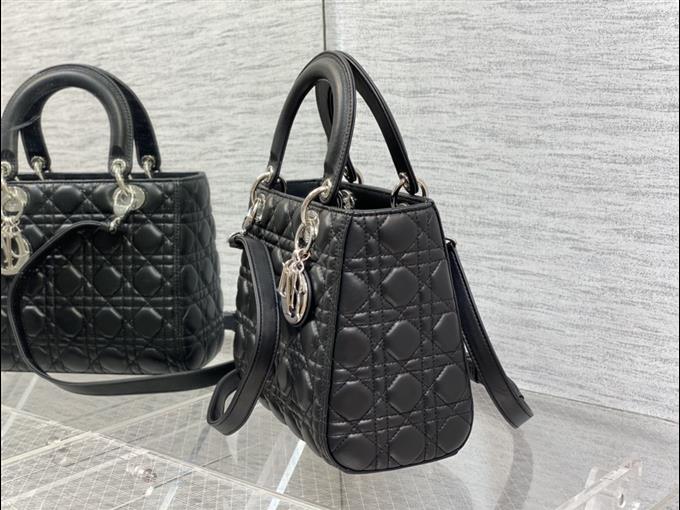 2025228Y700P211342472