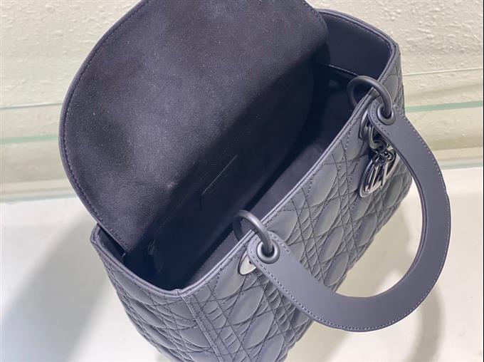 2025228Y700P211348156