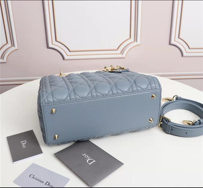 2025228Y700P211348551