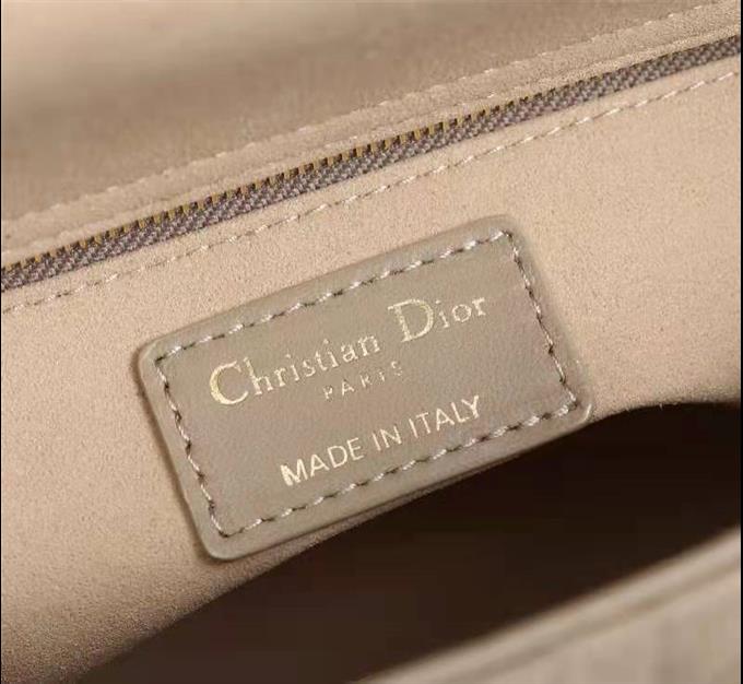 2025228Y700P211348726