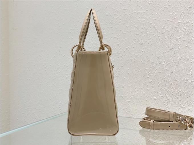 2025228Y700P211348930