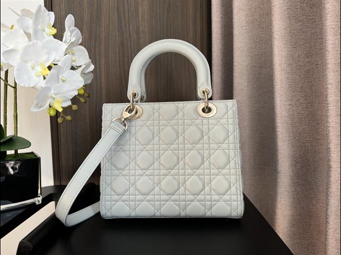 2025228Y700P211349100