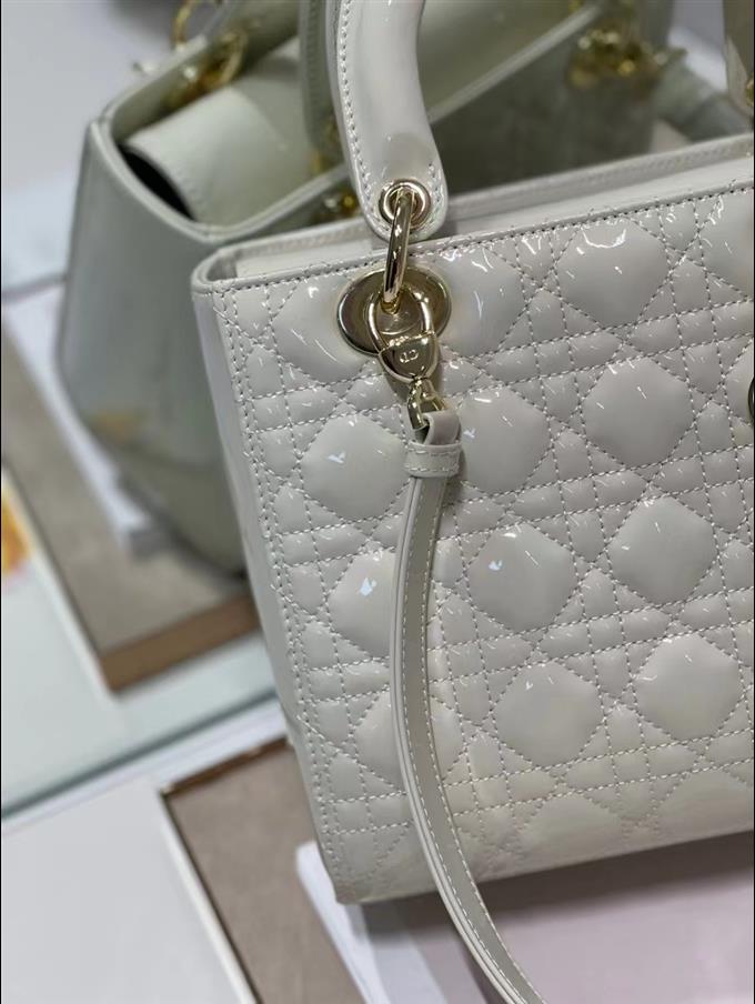 2025228Y700P211349258