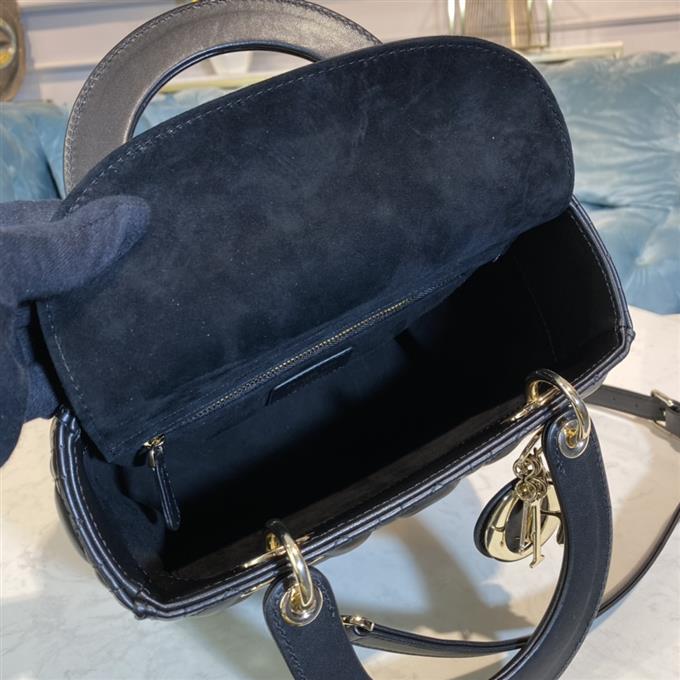 2025228Y700P211350643