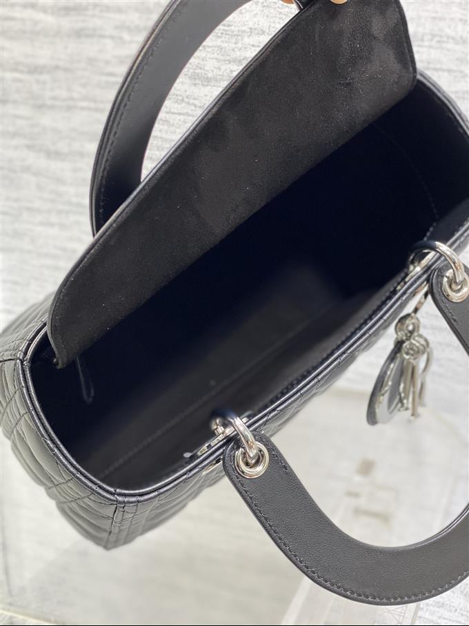 2025228Y700P21135123