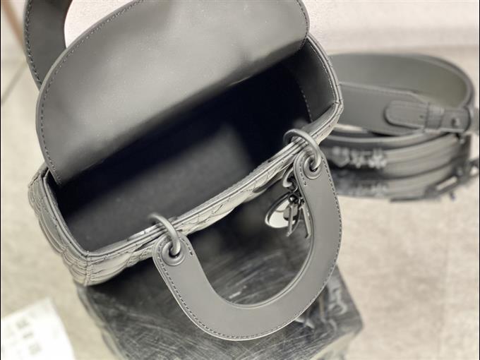 2025228Y700P211351448