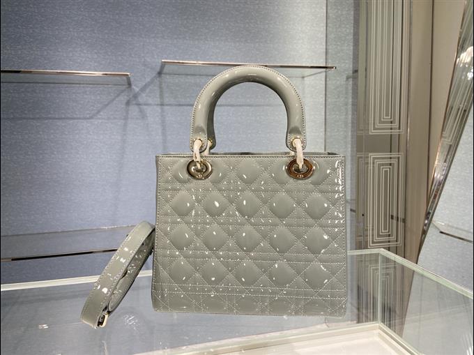 2025228Y700P211351823