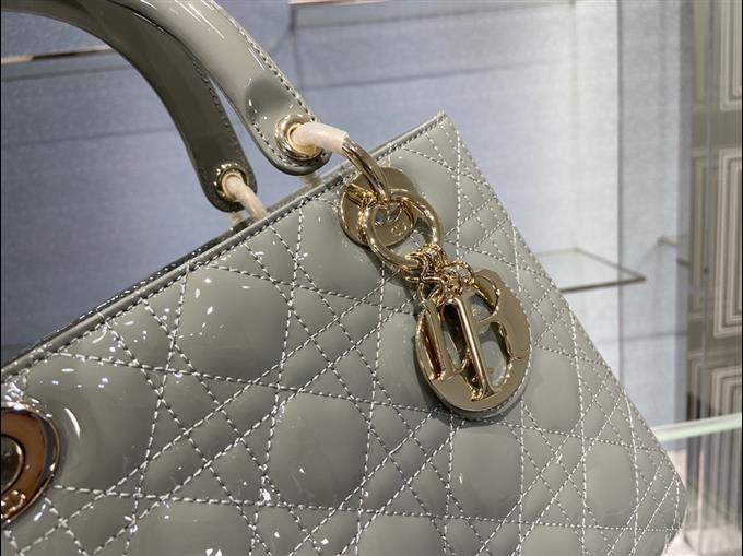 2025228Y700P211351855