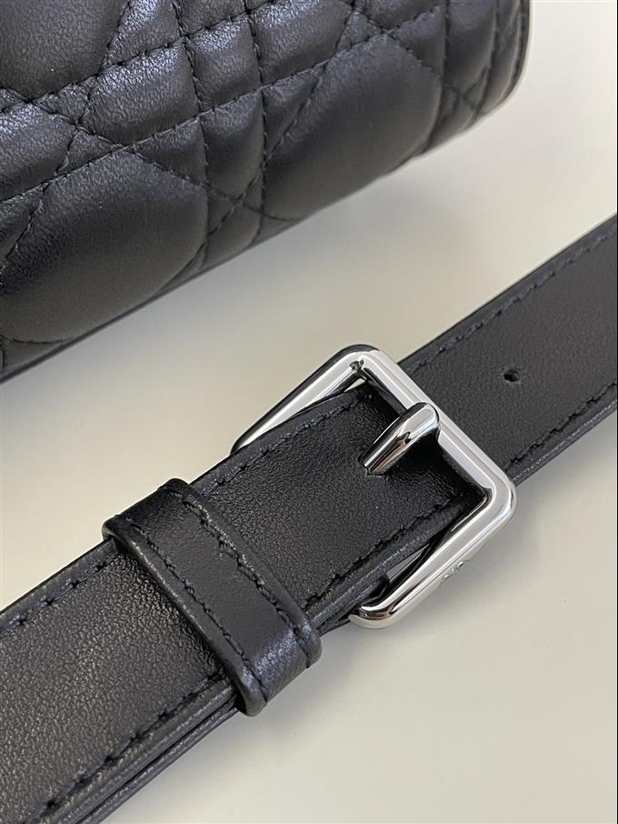 2025228Y700P211352106