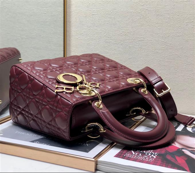 2025228Y700P211358433