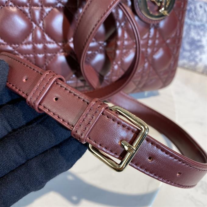 2025228Y700P212555266