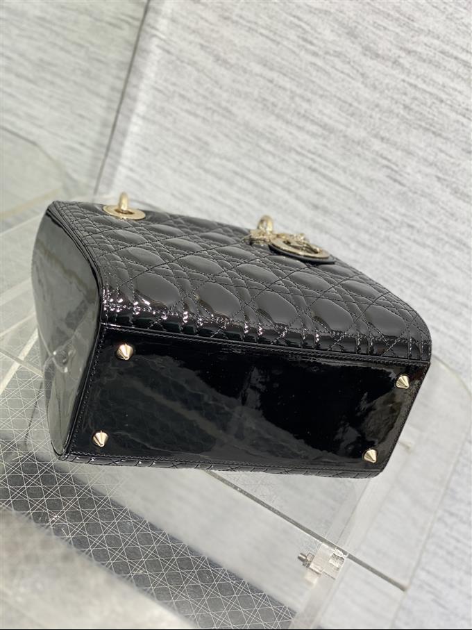 2025228Y700P212555673