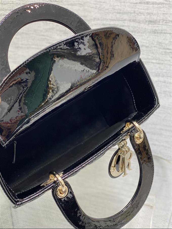 2025228Y700P212555689