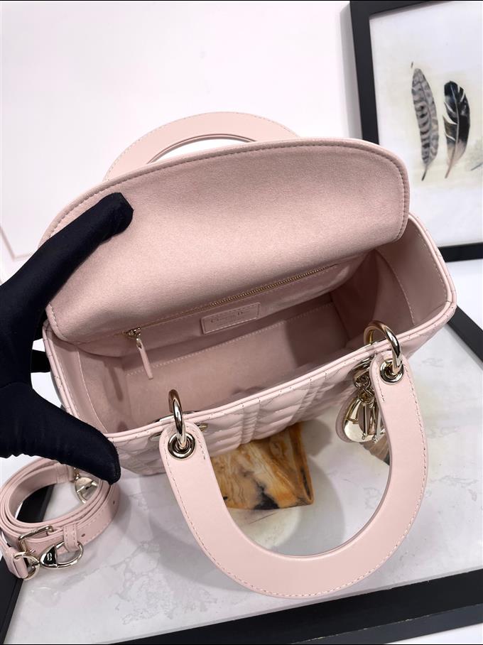 2025228Y700P212555814