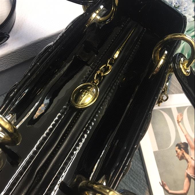 2025228Y700P221320794