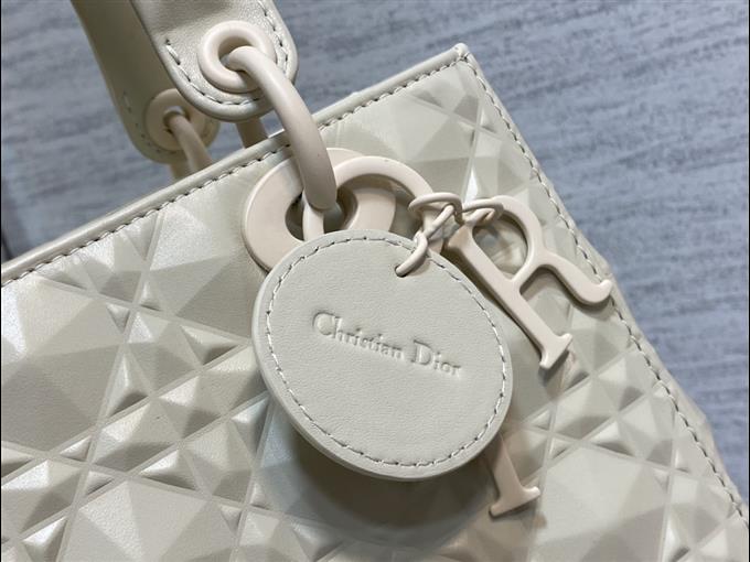 2025228Y700P221321316