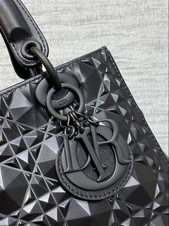 2025228Y700P221321586