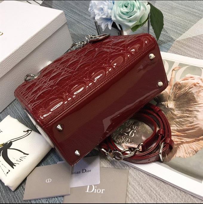 2025228Y700P22132179