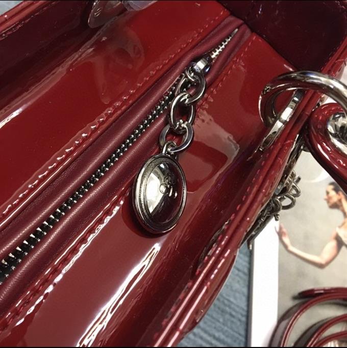 2025228Y700P22132195